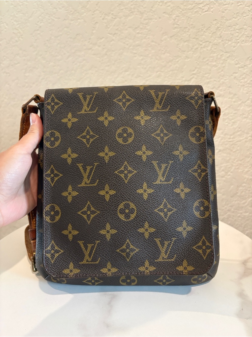 Louis Vuitton Monogram Canvas Crossbody Shoulder Bag - Picture 3 of 16